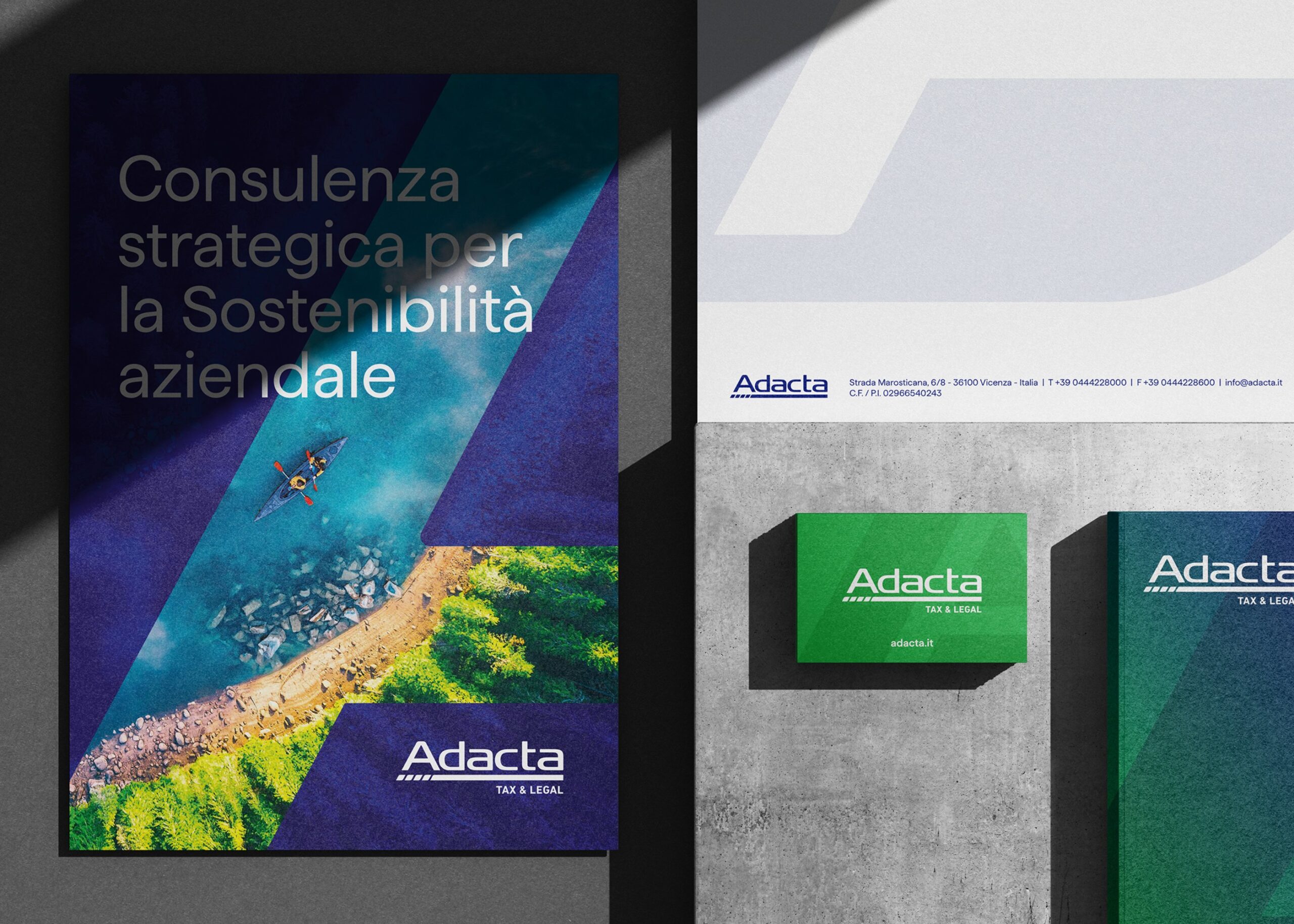 Brochure istituzionale Adacta con foto naturalistica, corporate identity Adacta.